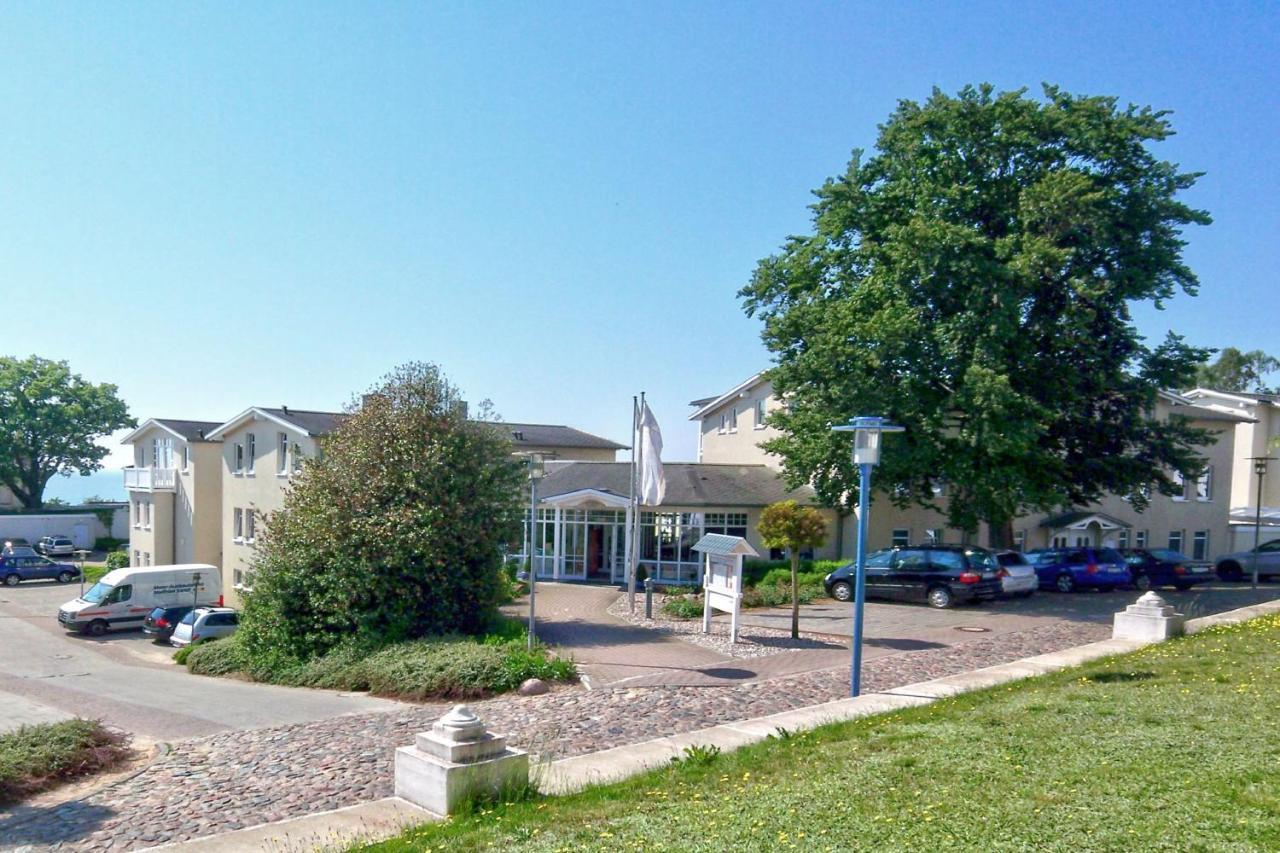 Meerblick Fewo 48: Sellin Beachfront with Balcony and Spa Access Goehren  Exterior photo